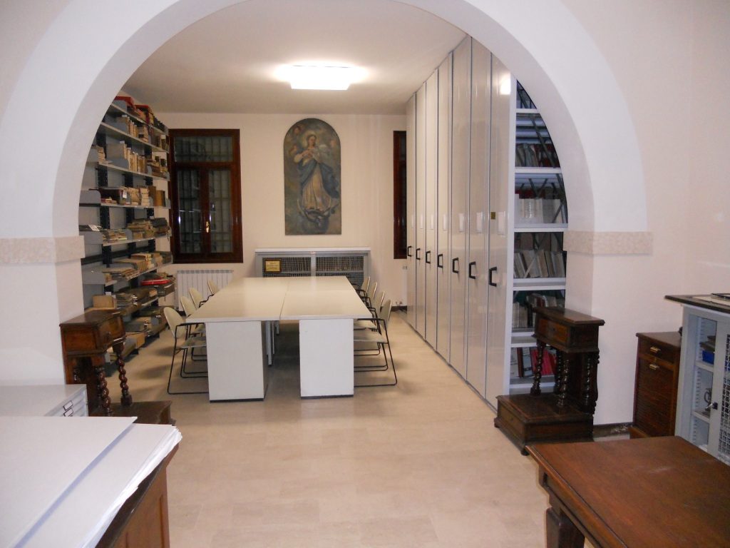Archivio Biblioteca Capitolare Adria Interno