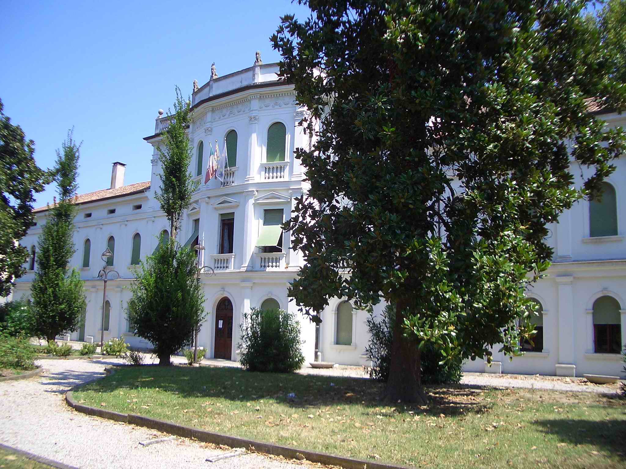 16 Villa Mecenati