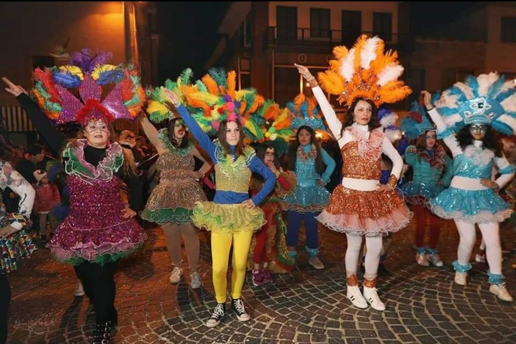 Carnevale adriese by night- Ballerine di samba