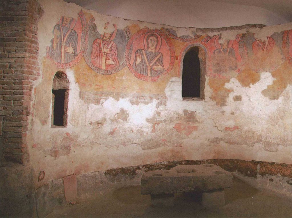 Santi Pietro e Paolo - interno della cripta