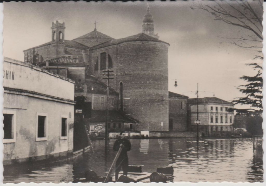 Il Polesine e l'alluvione del 1951    Un'immagine Di Adria Nei Giorni Seguenti All'alluvione