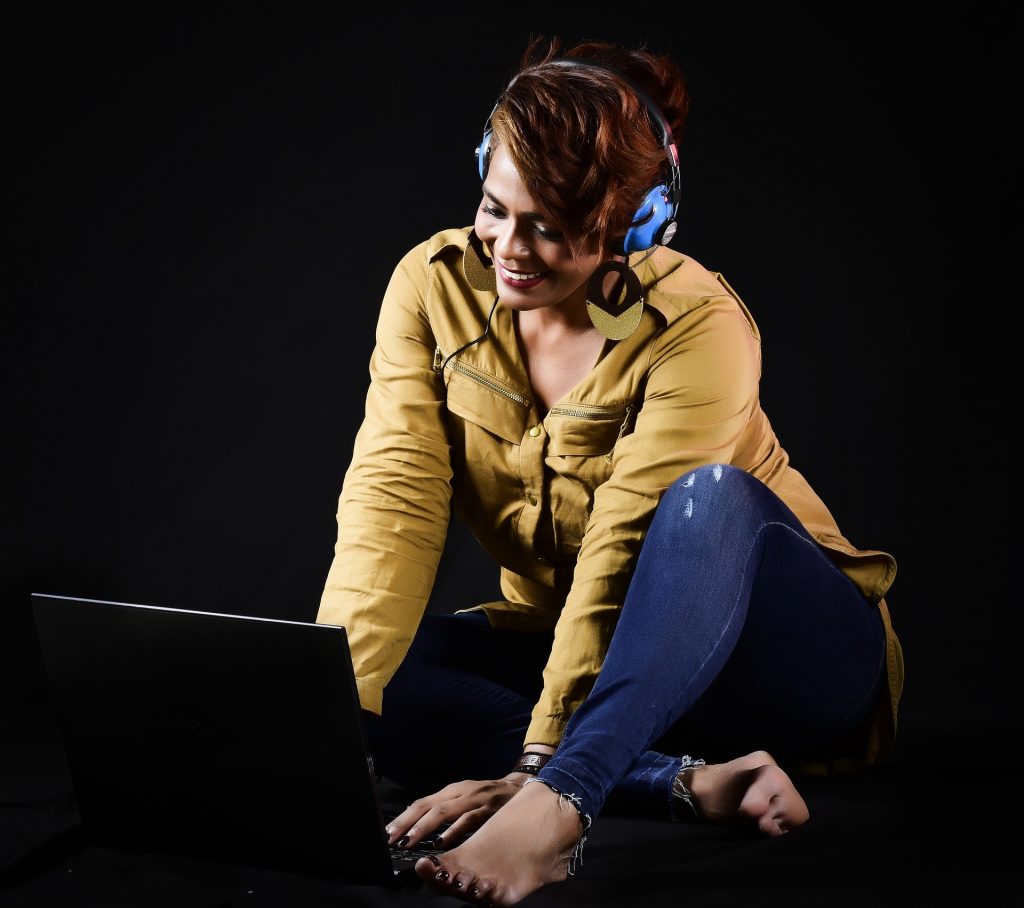 #iorestoacasaesuono Ascoltare Musica Dal Web