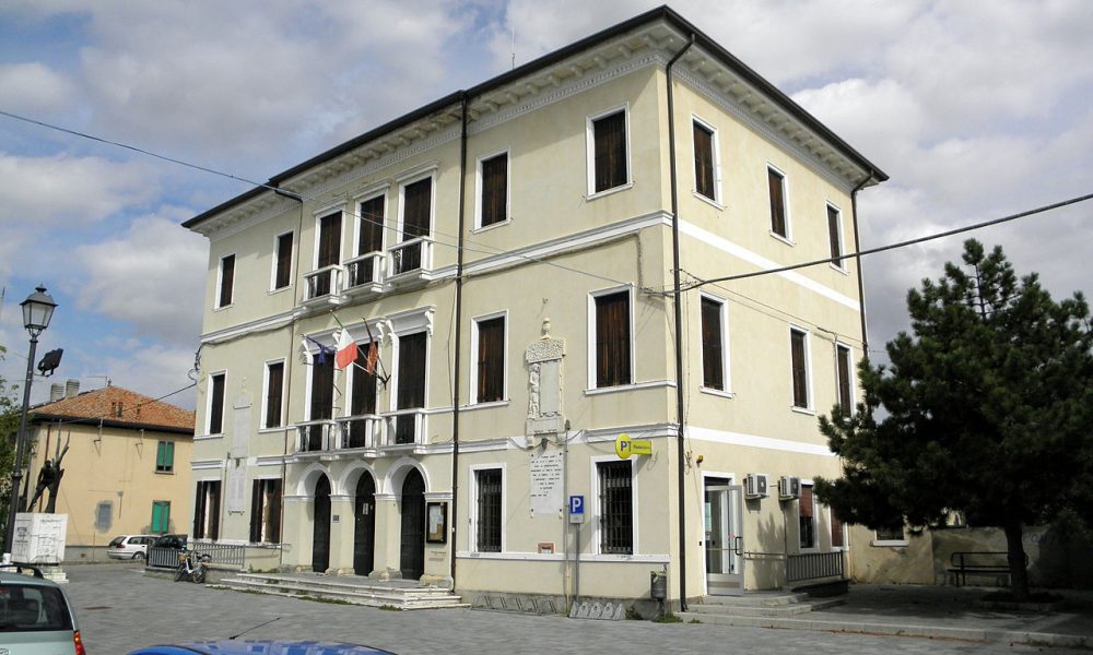 palazzo Civico (bottrighe, Adria).jpg
