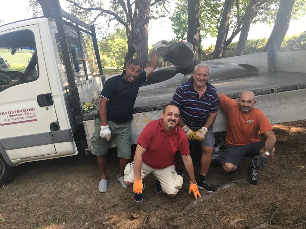 Storie di eroi La Squadra Di Volontari Che Ha Preceduto Al Recupero