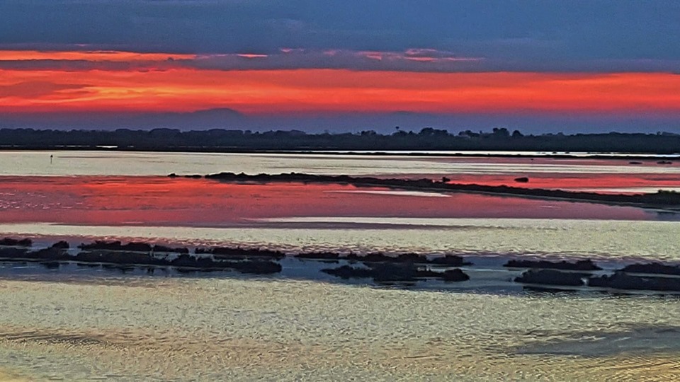 153 Antonella Fusetti La Valle Si Tinge Di Rosso.