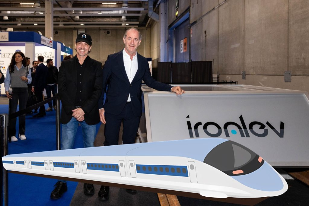 Treno che vola sui binari - Zaia in foto
