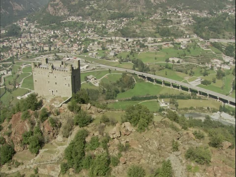 131846922 Castello Di Ussel Chatillon Aosta Medioevo Valle