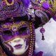 Maschera di carnevale viola