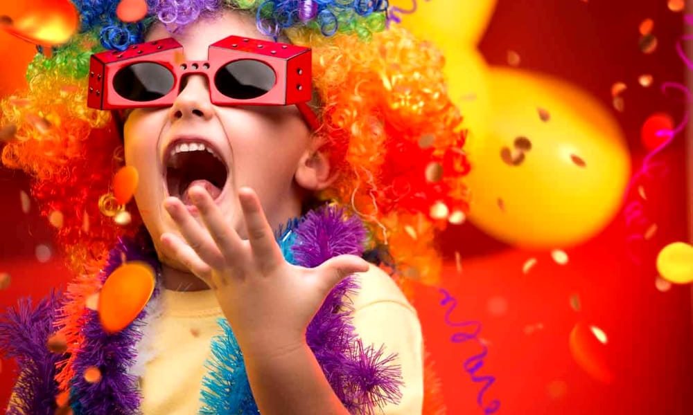 Un bambino durante il carnevale di Barcellona