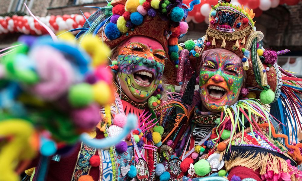 Carnevale di Barcellona - persone in maschera