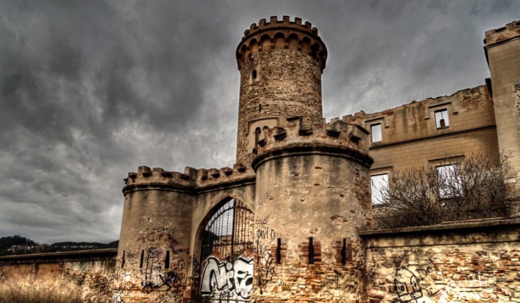 Castello Torre Salvana-macabra fortezza vicino Barcellona