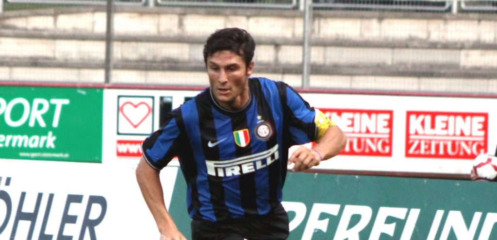 Javier Zanetti fue un extraordinario futbolista que alcanzó la gloria con el Inter de Milán y hoy se desempeña como vicepresidente en la institución.