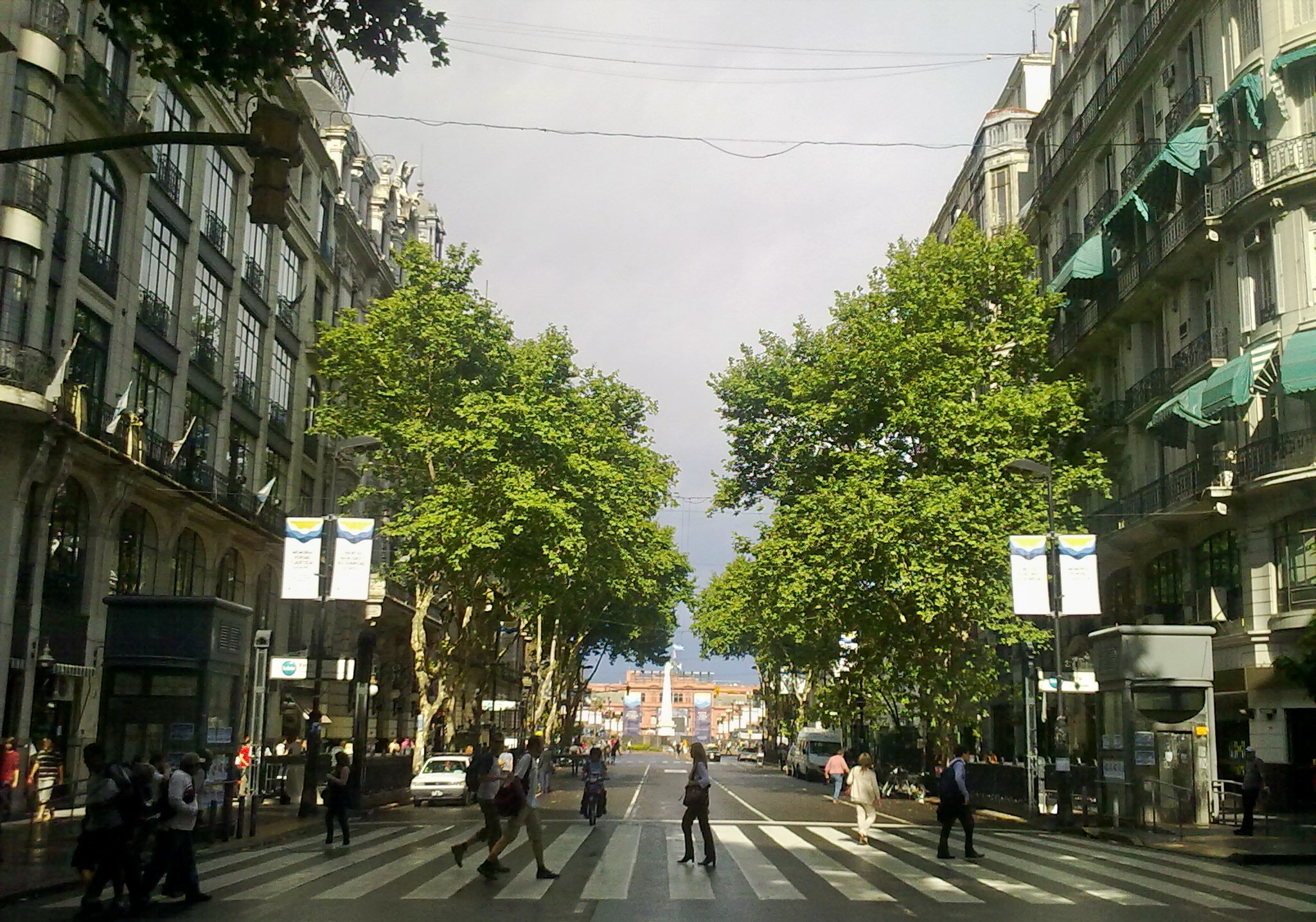 Avenidas - La Avenida de Mayo fue pensada como símbolo de riqueza y opulencia.