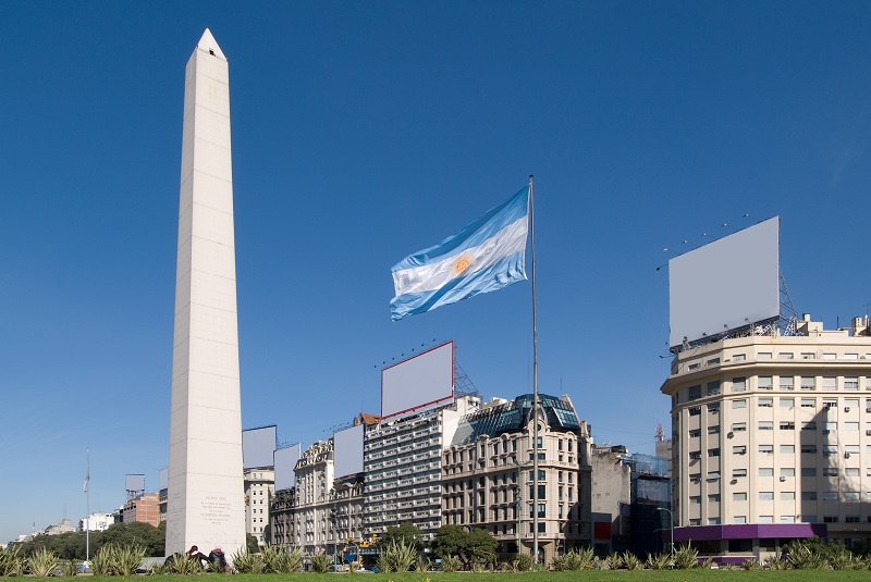 Avenidas - El Obelisco fue construido por el Arquitecto Alberto Prebisch.