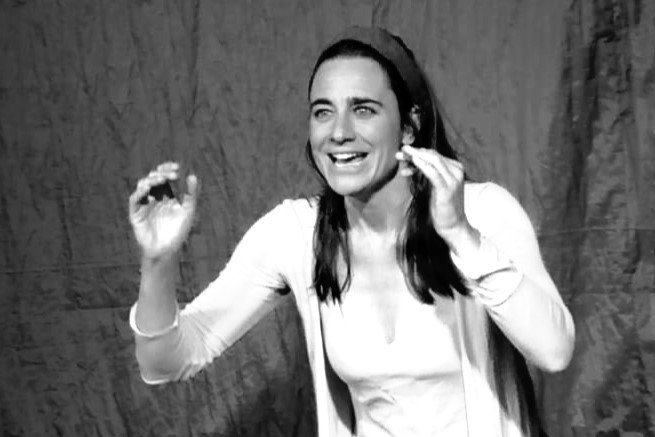 Ilaria Gelmi - La actriz italiana en un espectáculo
