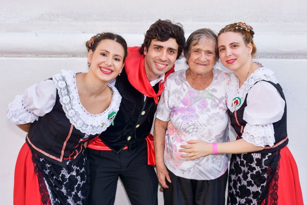 Maria Marrazzo - María Marrazzo Junto A Sus Nietos