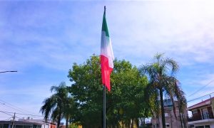 Plaza República De Italia - Bandera Italiana