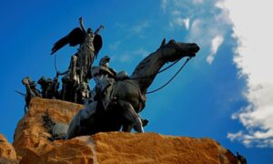 Monumento Al Ejercito De Los Andes