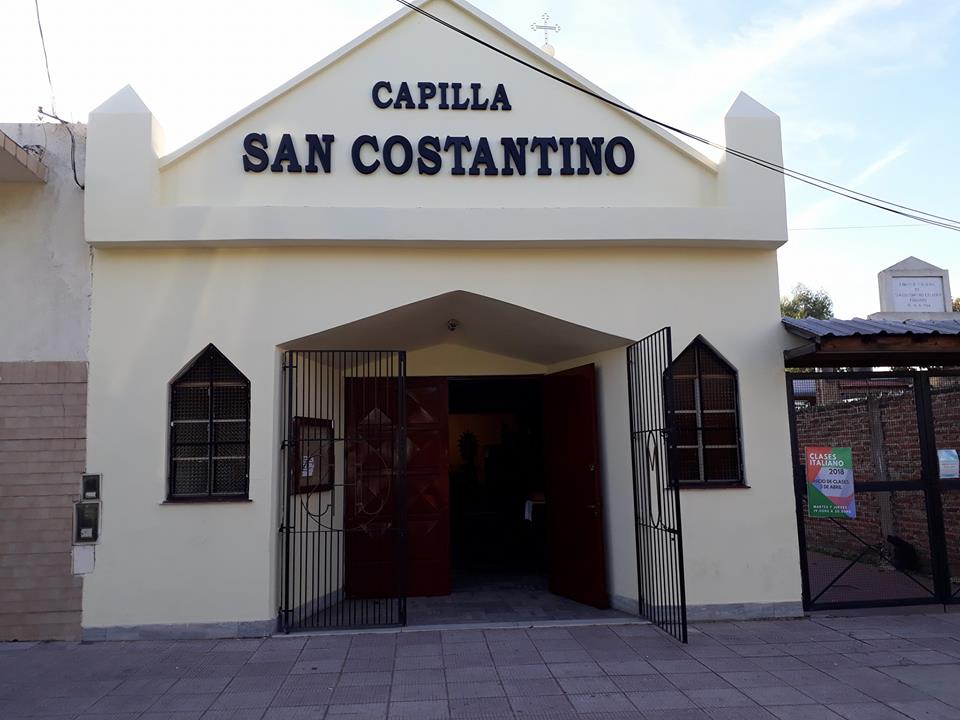 San Costantino - El círculo italiano tiene también al lado una capilla donde se realizan diversas actividades sociales.
