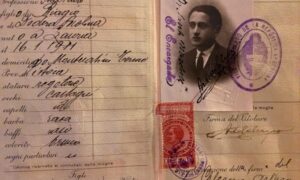 Pasaporte De Arturo