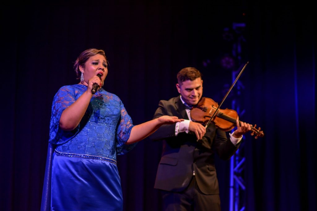Diana Gómez - En el escenario junto a su marido