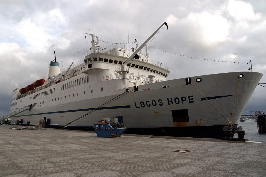 Librería Flotante - Logos Hope