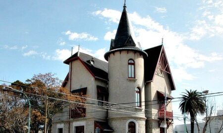 Cropped Villa Santa Paula.jpg