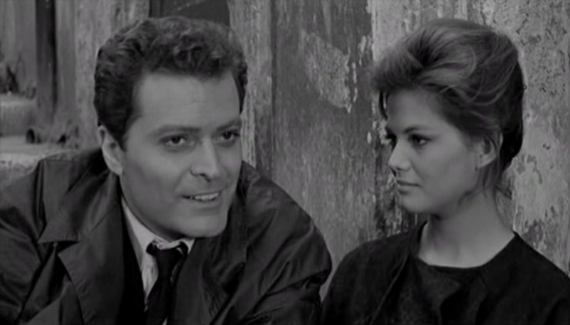 Claudia Cardinale - Los Delfines