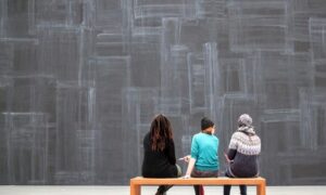 Reabre Sus Puertas