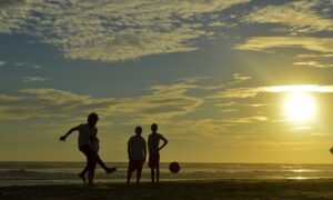 Futbol En La Playa
