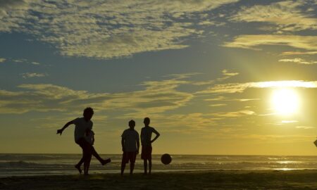 Futbol En La Playa