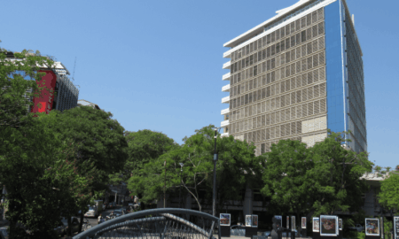 Hotel Guaraní Desde La Plaza De La Democracia Reducida