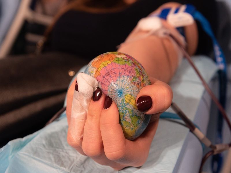 Donaciones De Sangre Donante Globo Terraqueo Mano