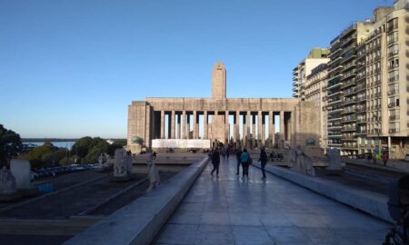 Monumento Y Lungomare