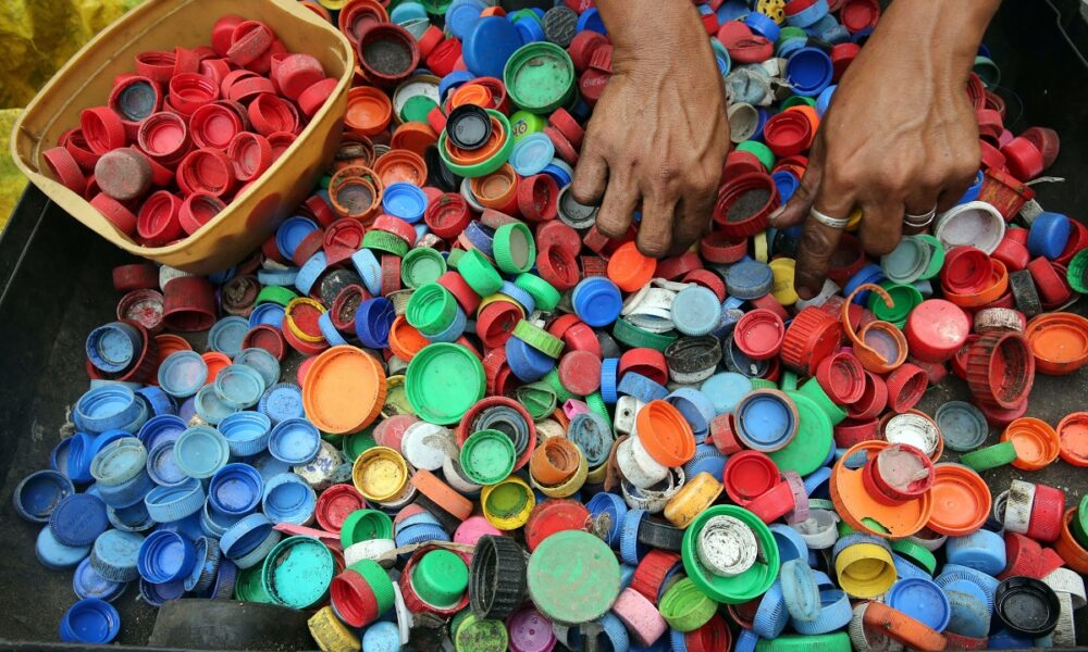 Reciclado De Tapas De Botellas