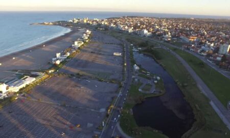 Lagunas De Punta Mogotes Vista Panoramica Con Drone