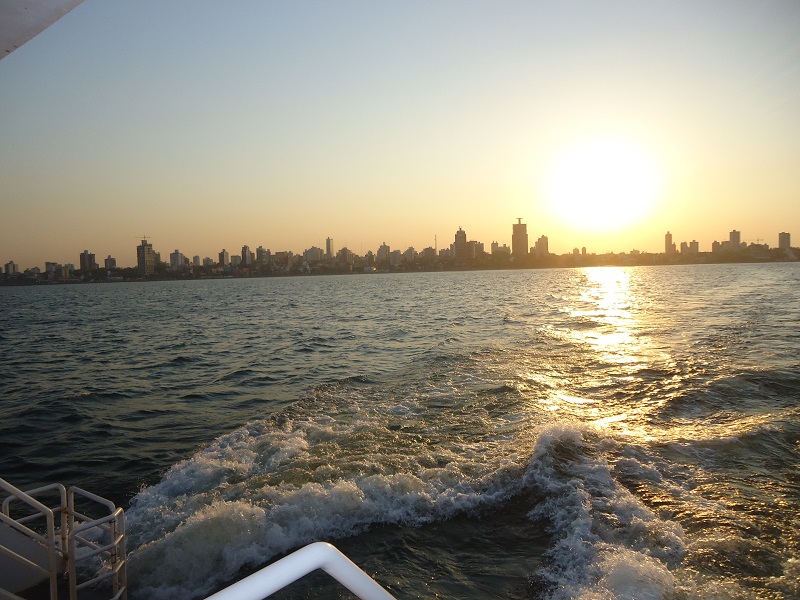 La Ciudad Desde Las Aguas