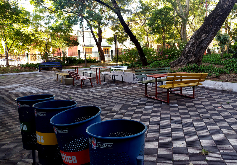 Plaza Italia Particular