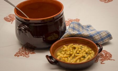 Brodo En La Mesa