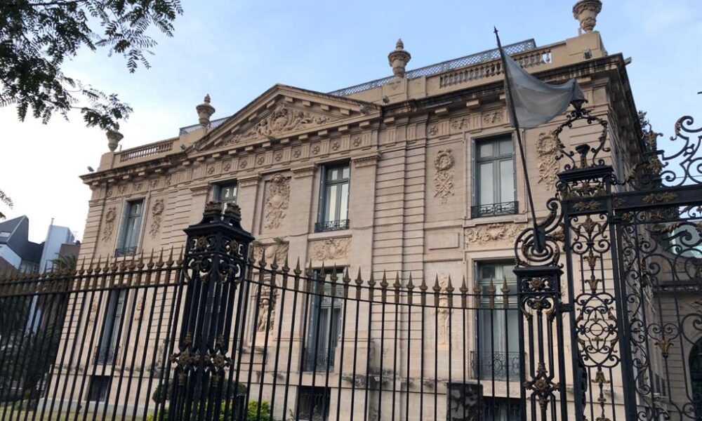 Entrada Del Palacio