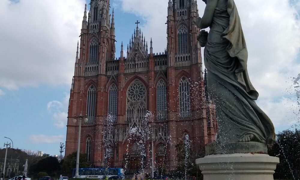 Fuente Junto A La Catedral