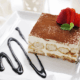 Tiramisu Decorado En Un Plato Con Frutillas
