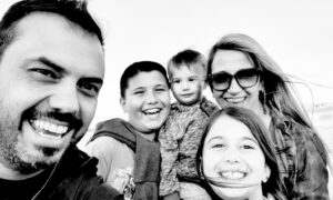 Marcela Y Su Familia