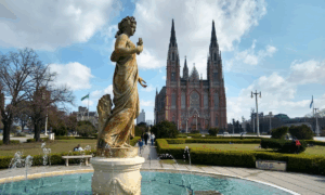 Plaza Moreno