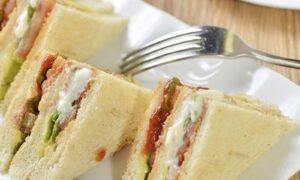 Tramezzino Vista De Los Sandwich Con Un Tenedor