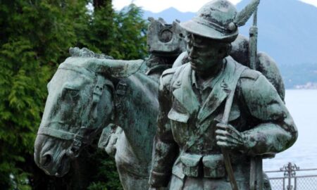 Monumento A Los Alpini