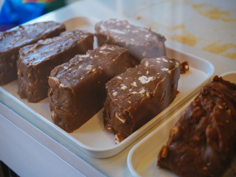 Salame De Chocolate Cortado En Trozos Para Servir