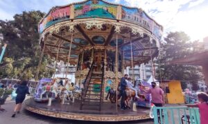 La Calesita De Plaza Colon