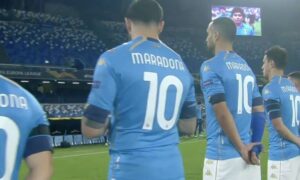 Homenaje A Maradona Con La 10 Del Napoli