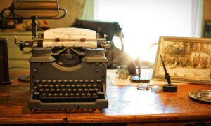 Abelardo Arias Máquina De Escribir Retro
